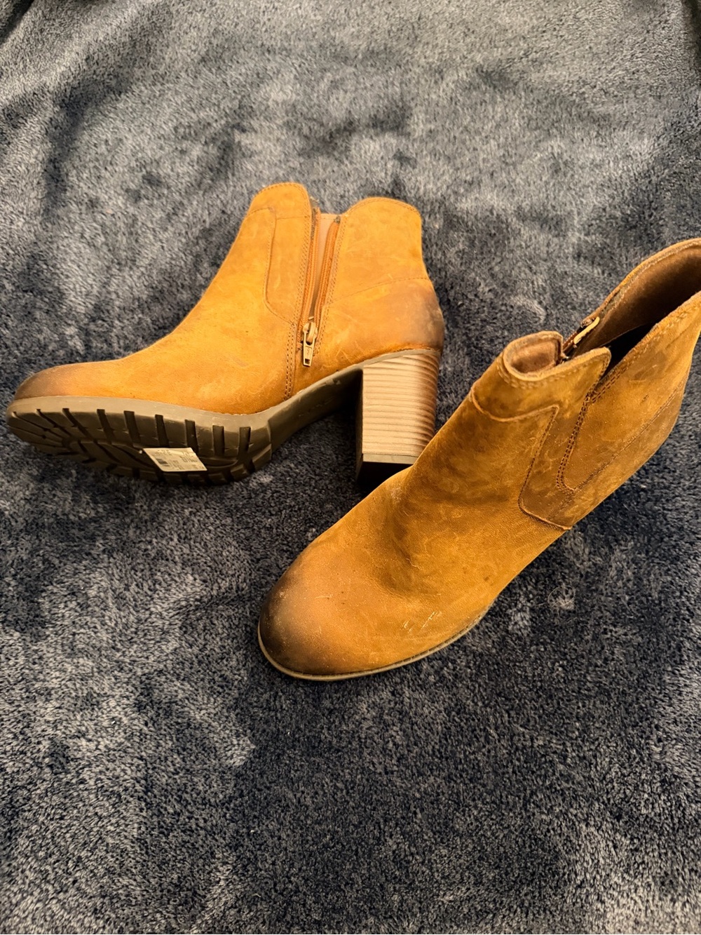 Clarks Suede Tan Block Heel Ankle Booties Size 10